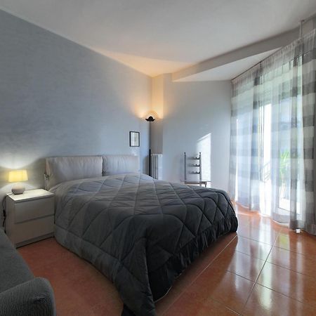 Private Parking - Family Home - 15 Min To Venice Mestre Luaran gambar