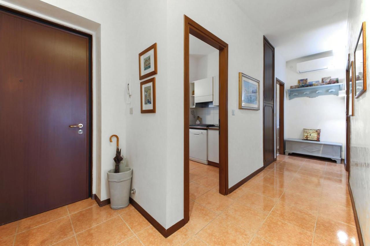 Private Parking - Family Home - 15 Min To Venice Mestre Luaran gambar