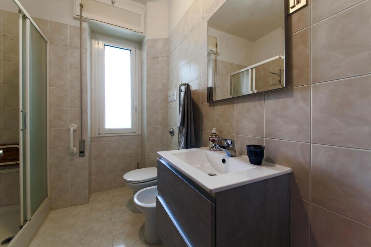 Private Parking - Family Home - 15 Min To Venice Mestre Luaran gambar