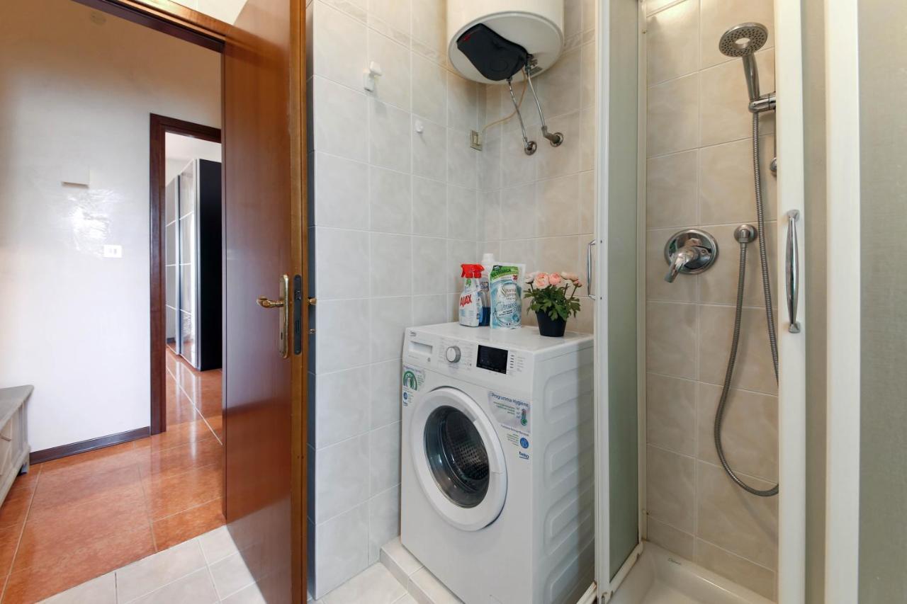 Private Parking - Family Home - 15 Min To Venice Mestre Luaran gambar
